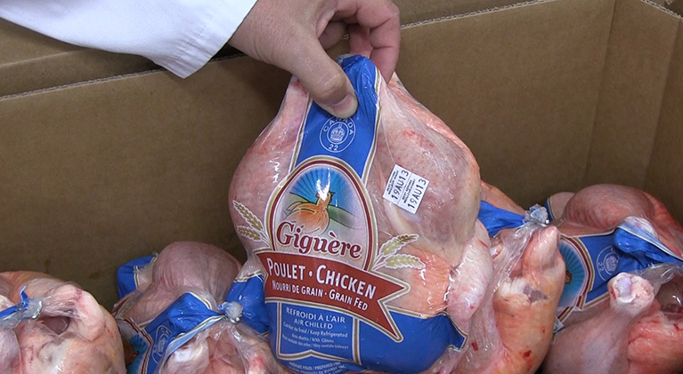 Vacuum packaged chickens in box